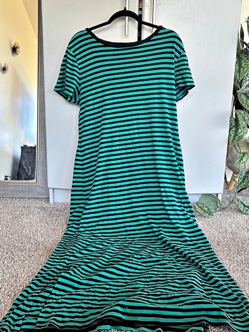 Calvin Klein Striped Maxi Dress in Green & Black Size Large Like New